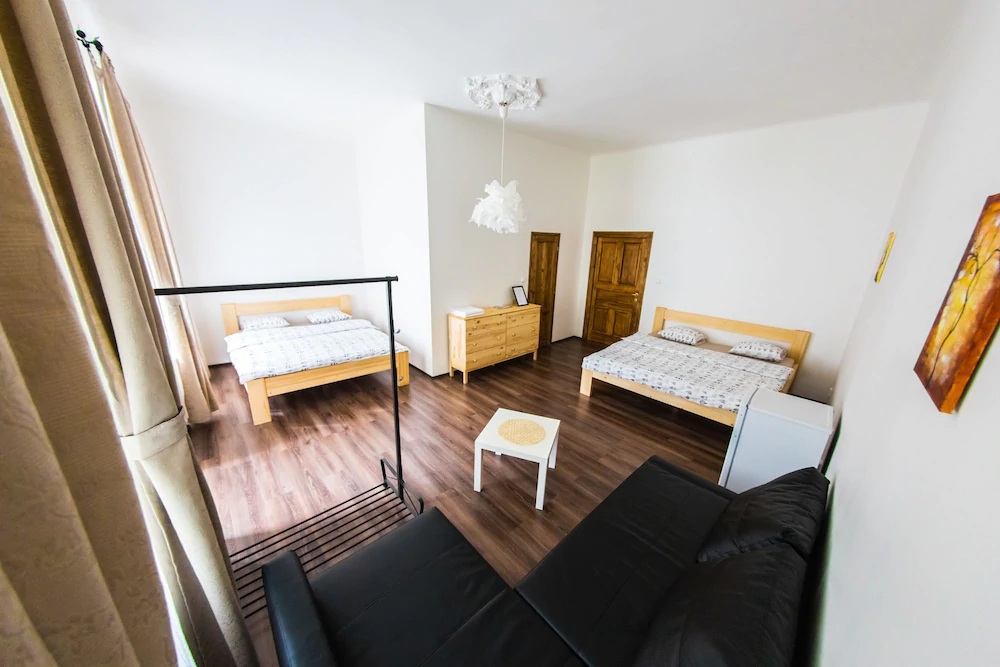 Freedom rooms and apartments