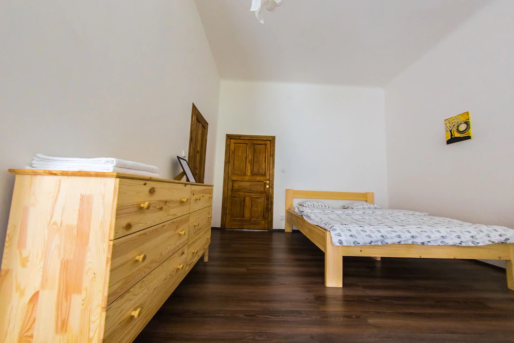 Freedom rooms and apartments