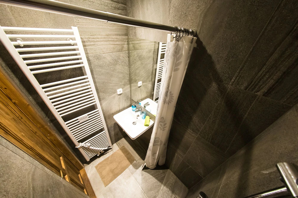 Freedom rooms and apartments