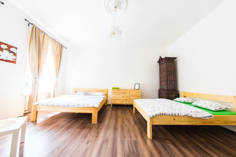 Freedom rooms and apartments
