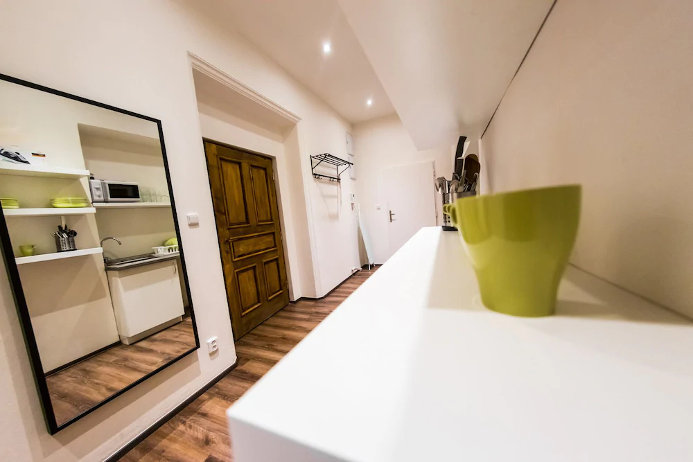 Freedom rooms and apartments