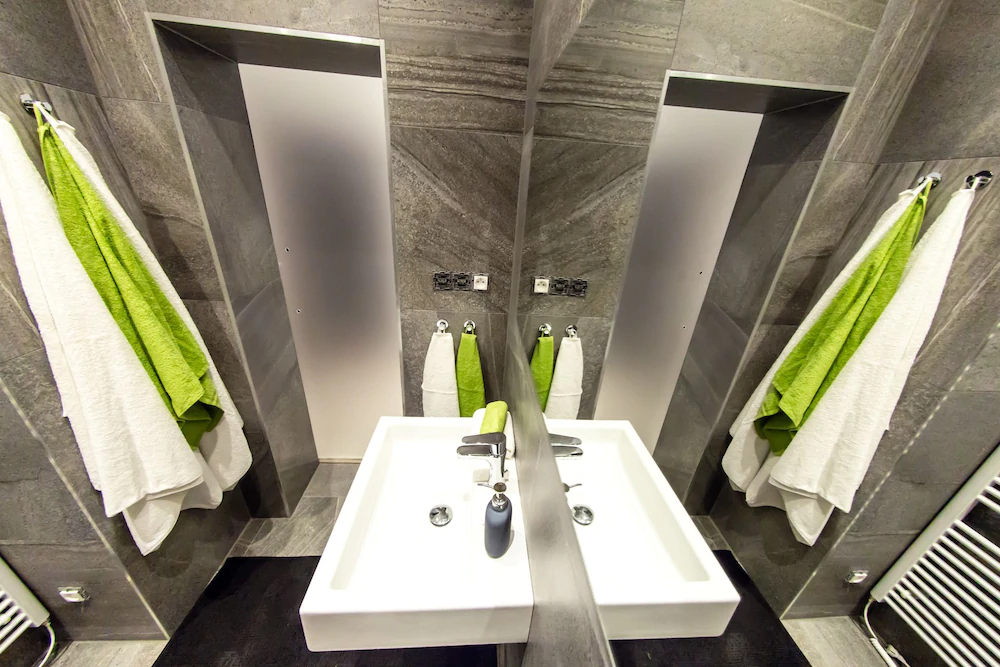 Freedom rooms and apartments