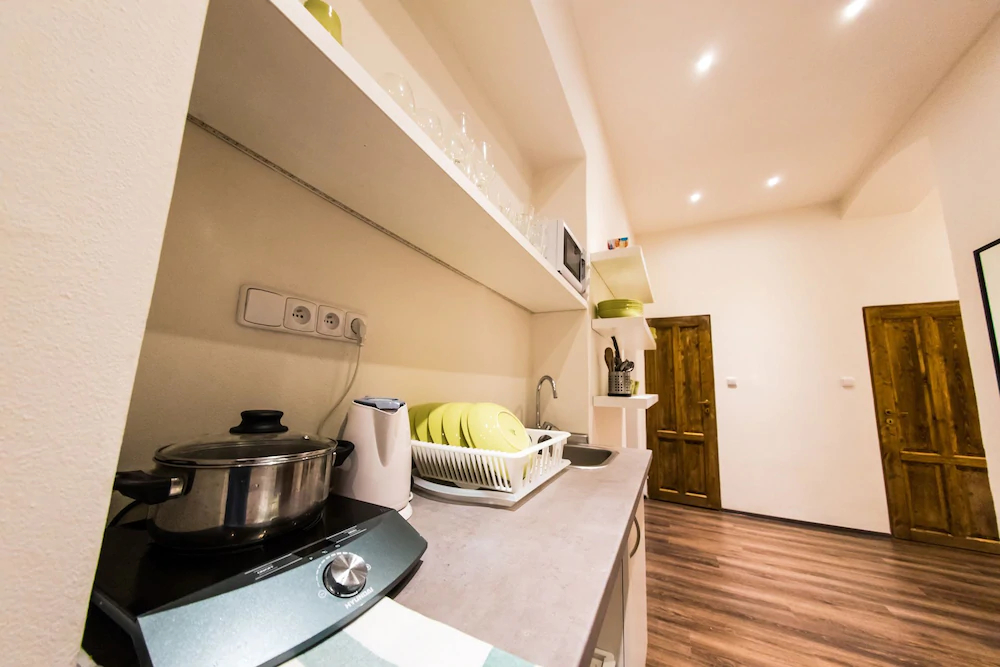Freedom rooms and apartments