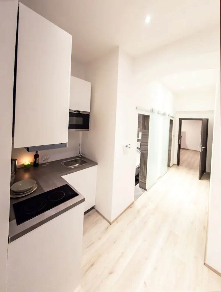 Freedom rooms and apartments