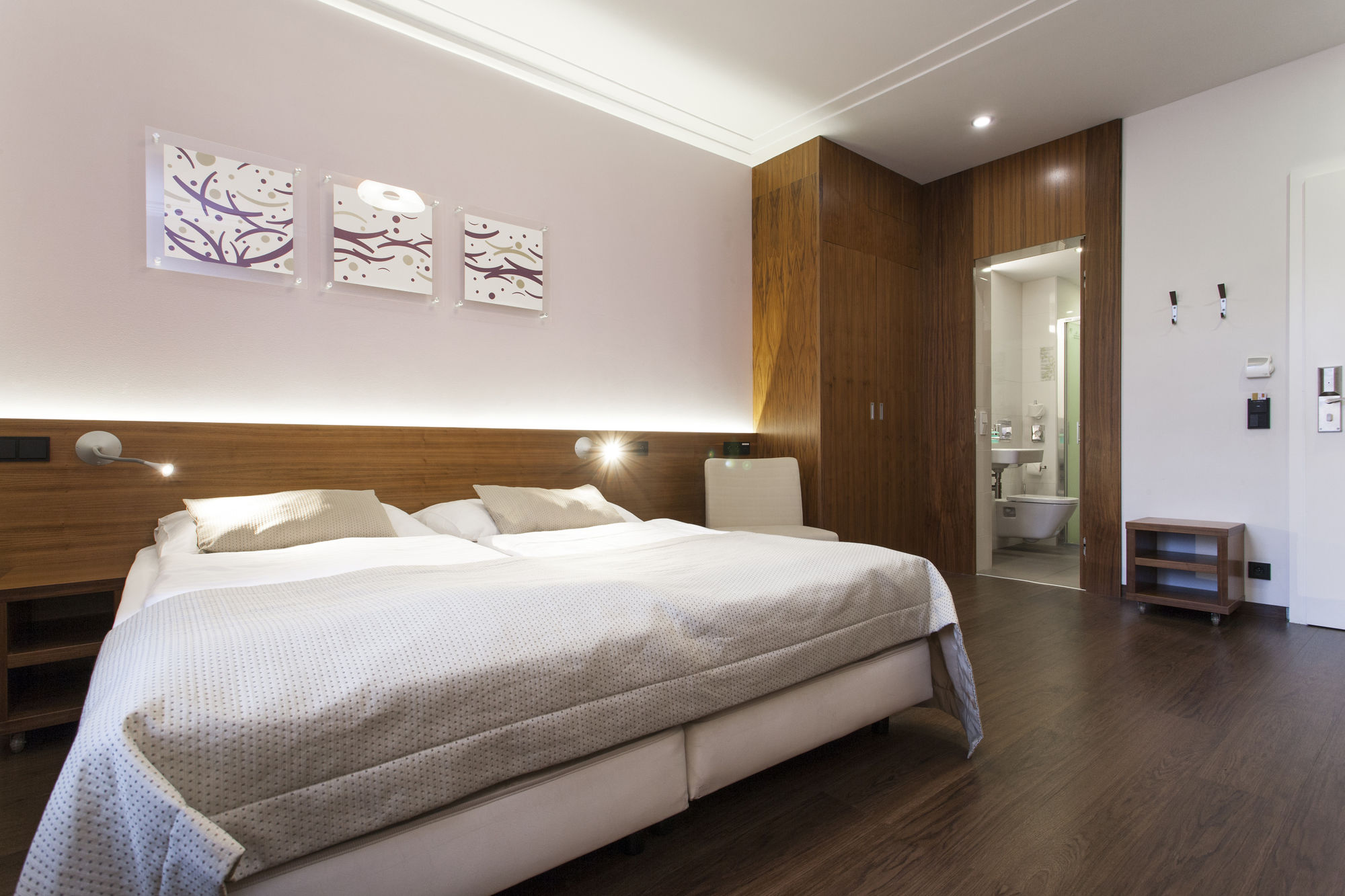 Hotel Carol