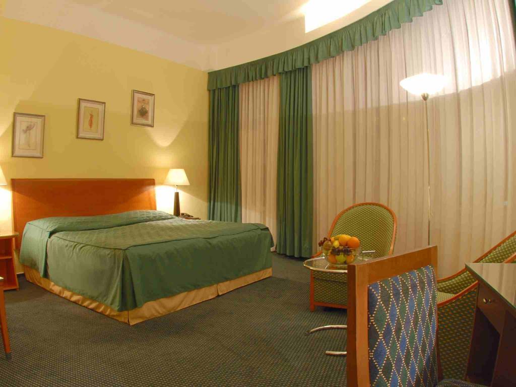 Hotel Harmony
