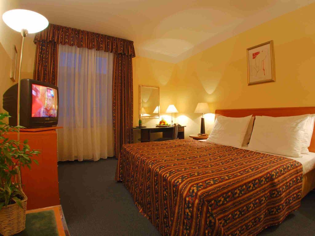 Hotel Harmony