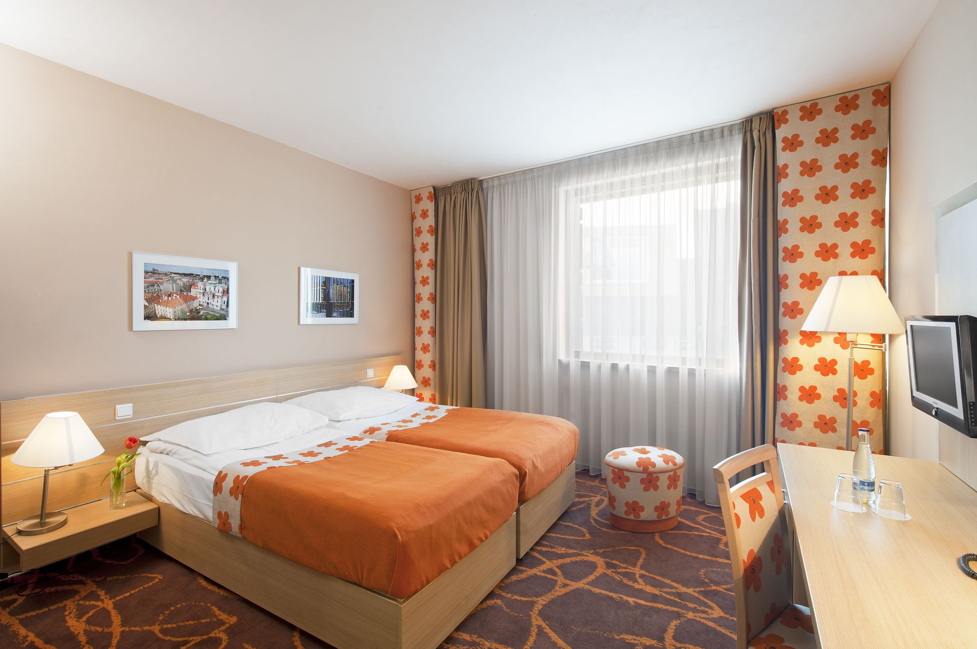 Iris Hotel Eden