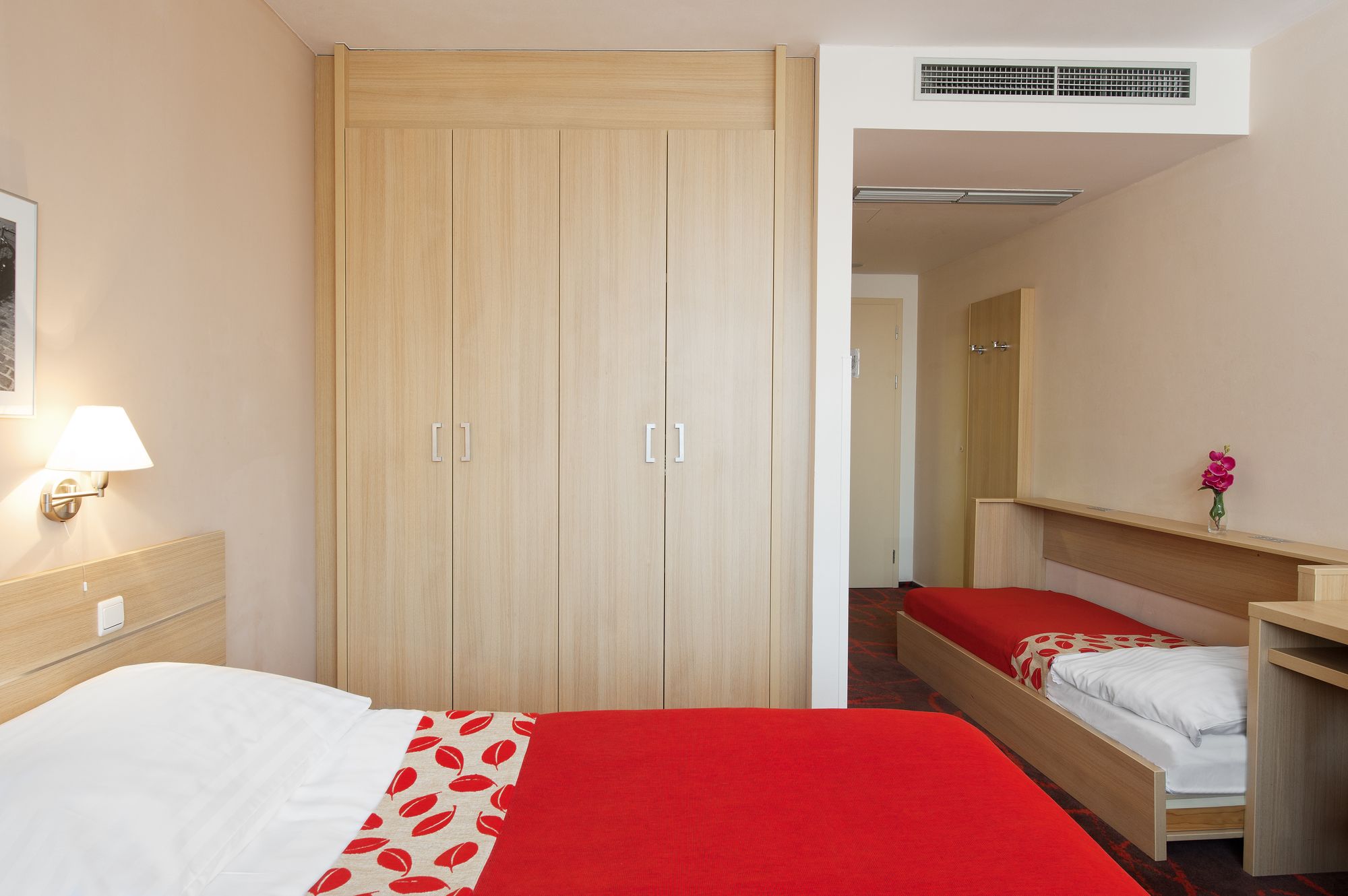 Iris Hotel Eden