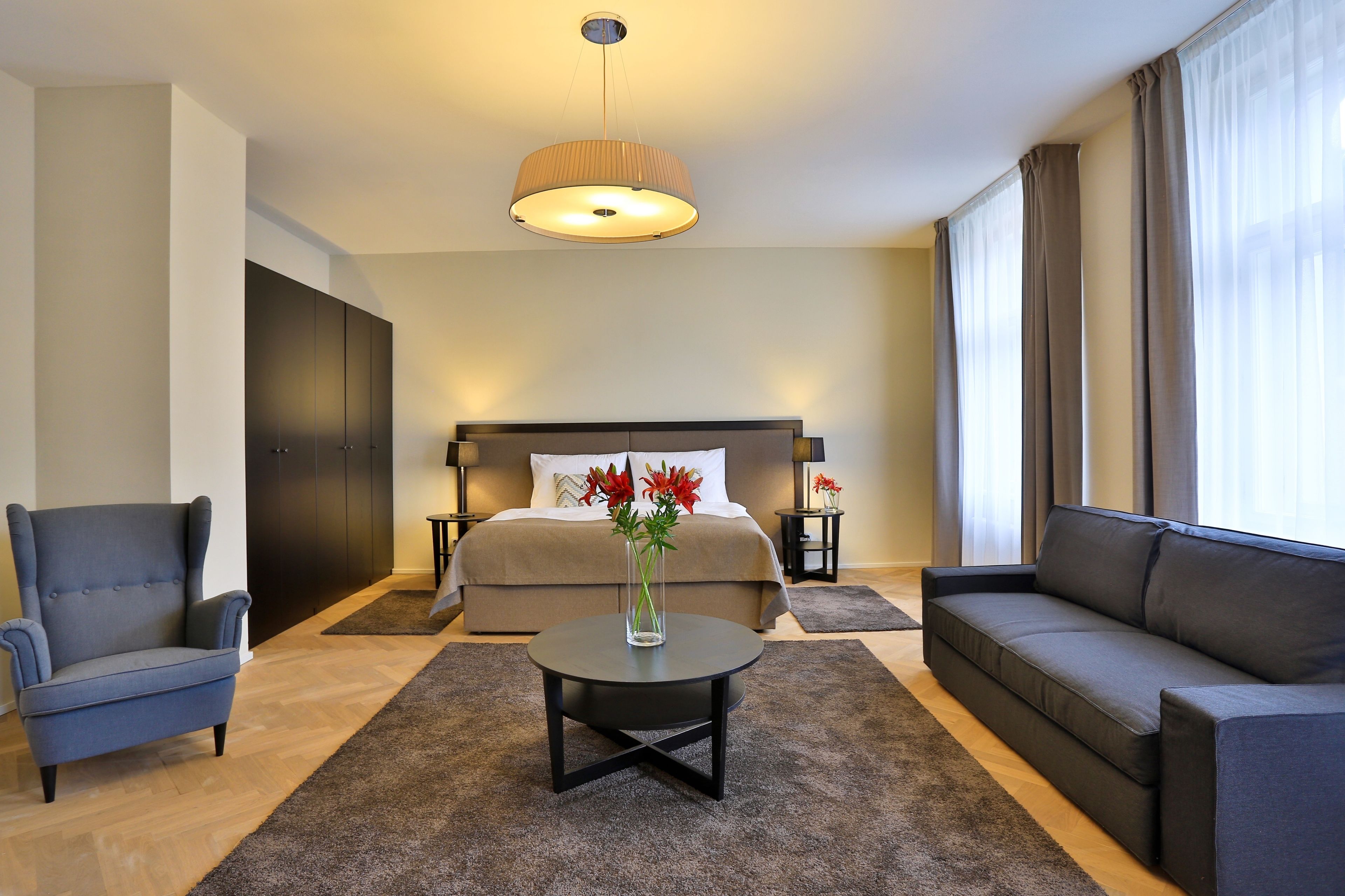 James Hotel & Apartments