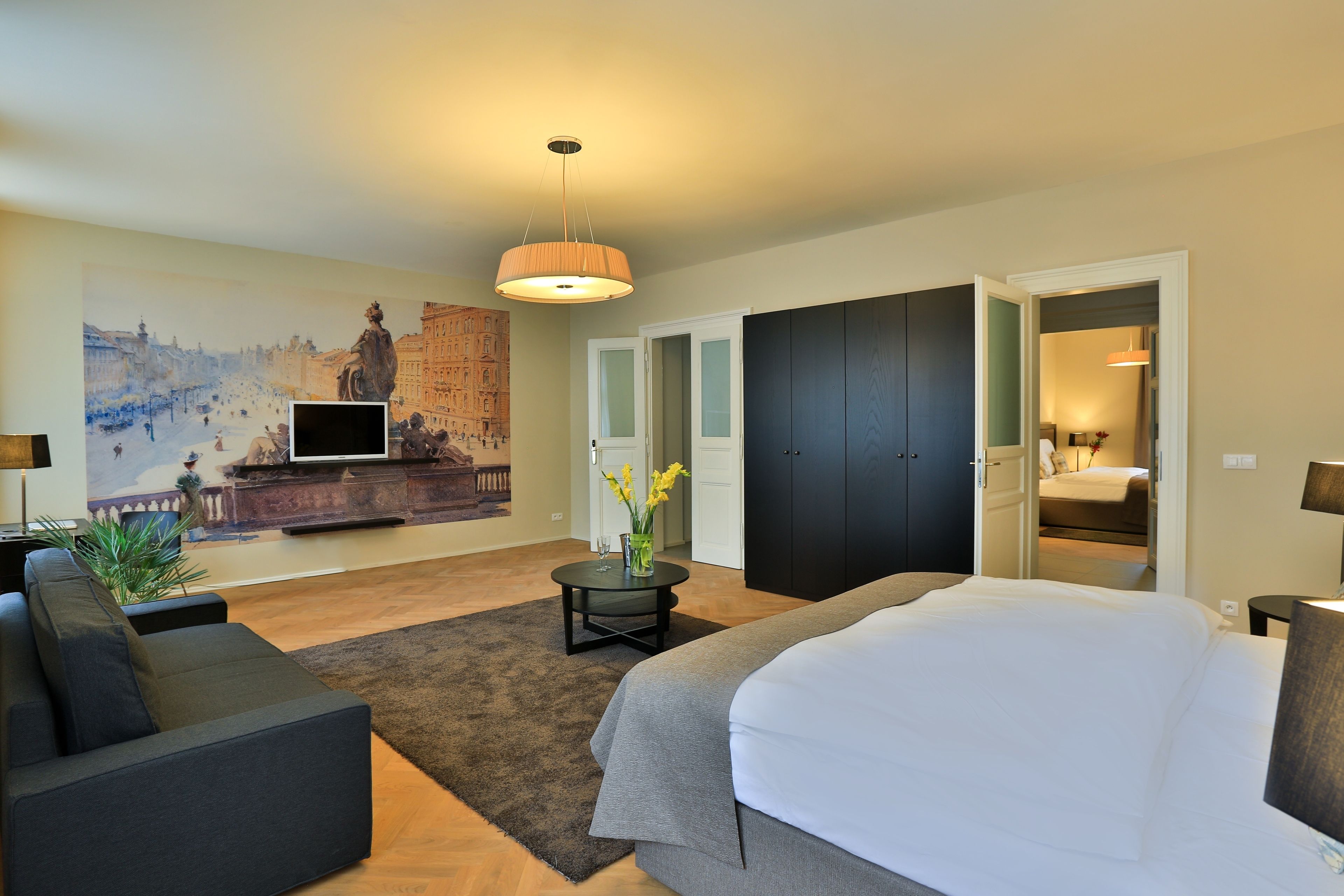 James Hotel & Apartments