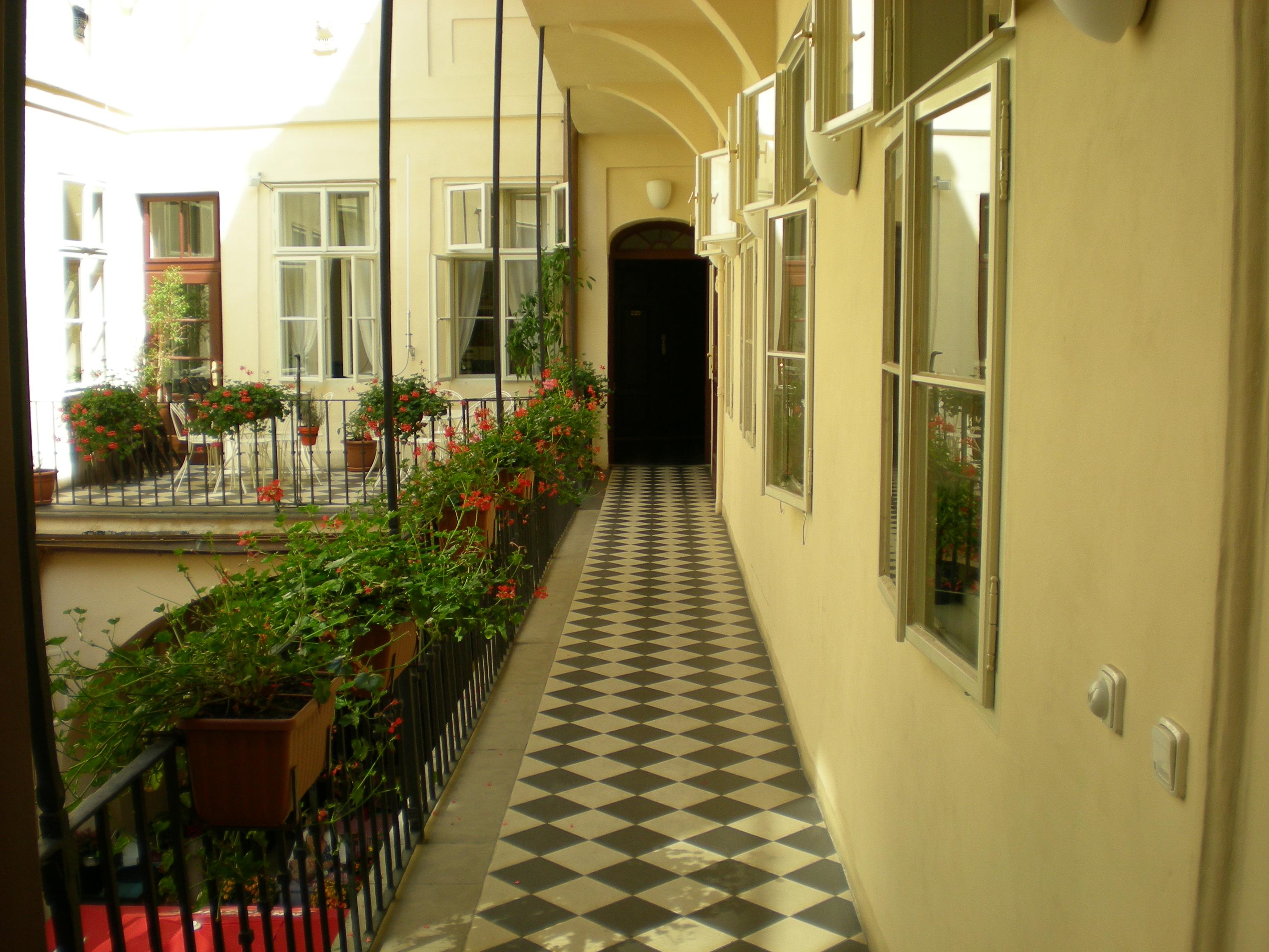 Little Town Budget Hotel - Hostel
