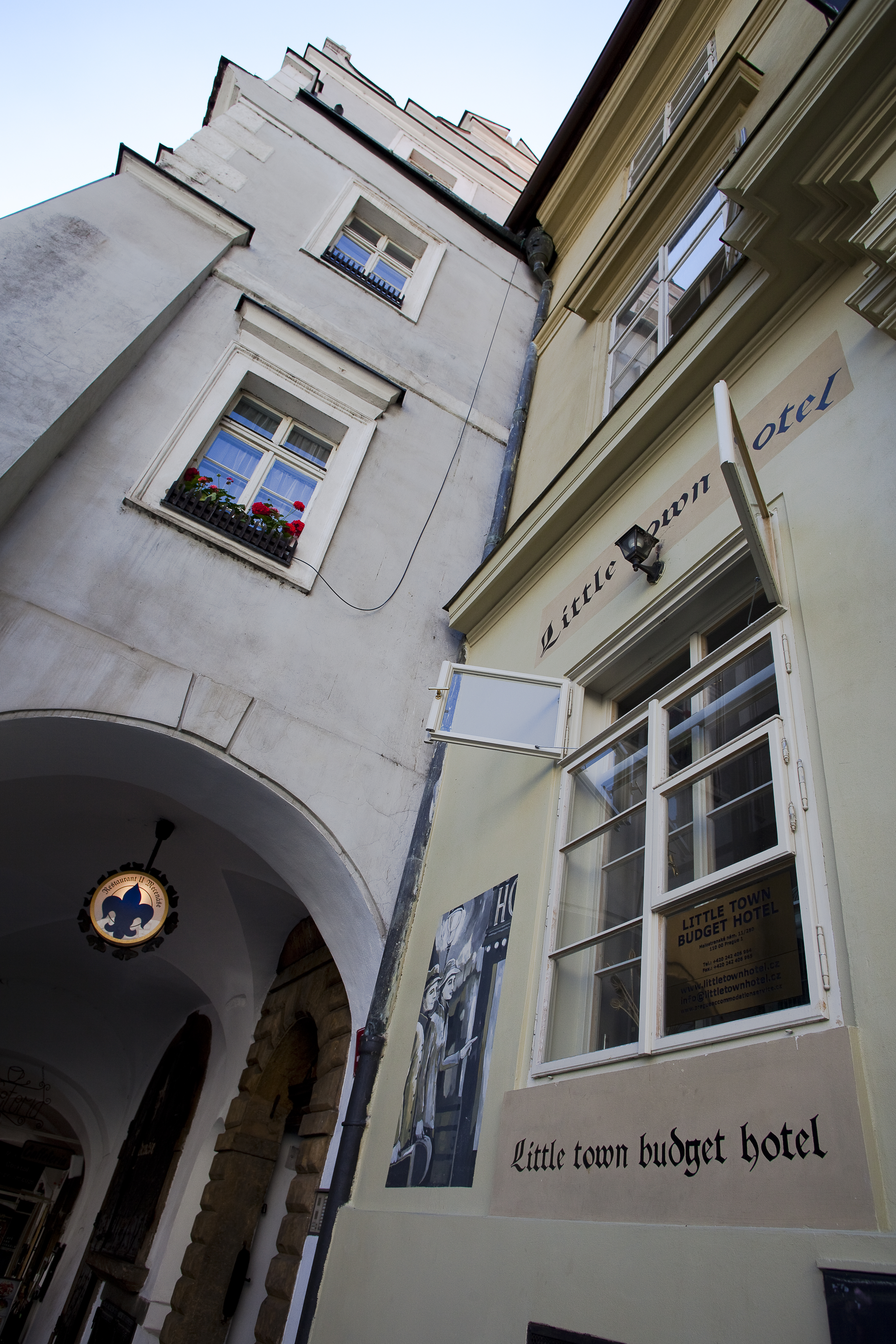 Little Town Budget Hotel - Hostel