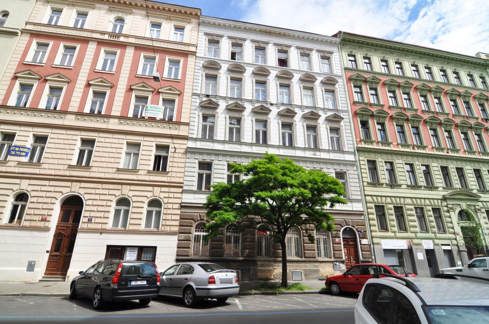 Modern Cozy Apartment by Ruterra