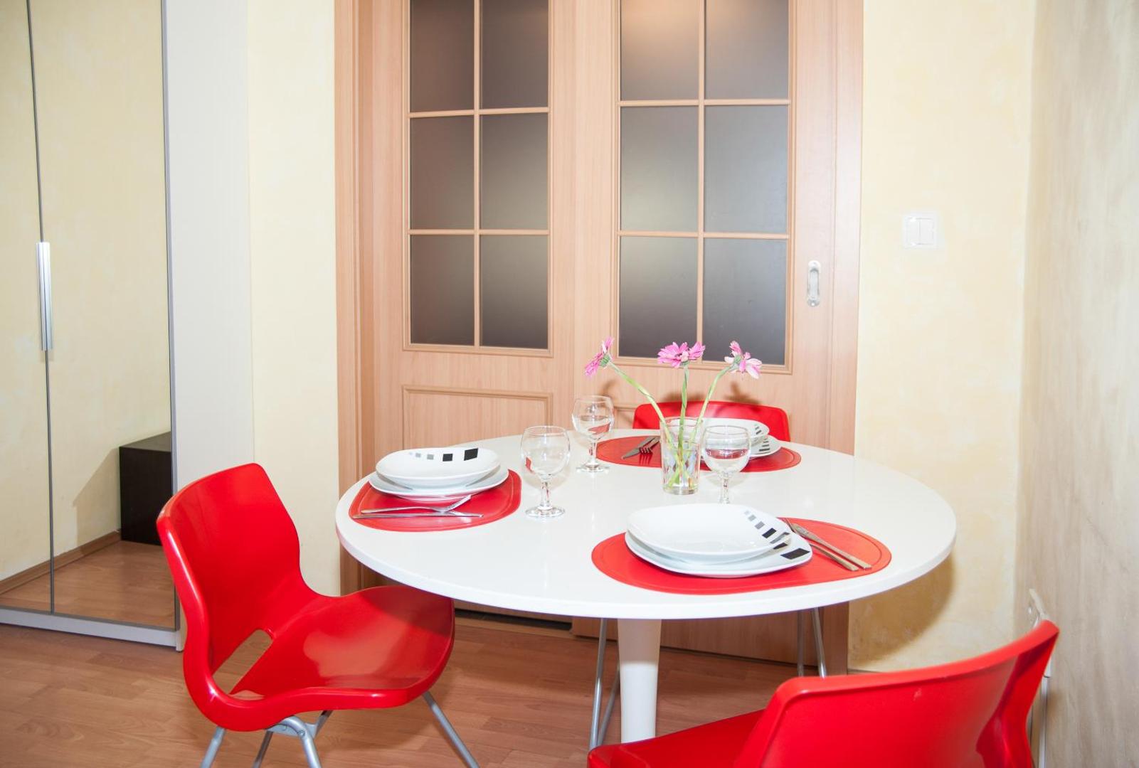 Modern Cozy Apartment by Ruterra