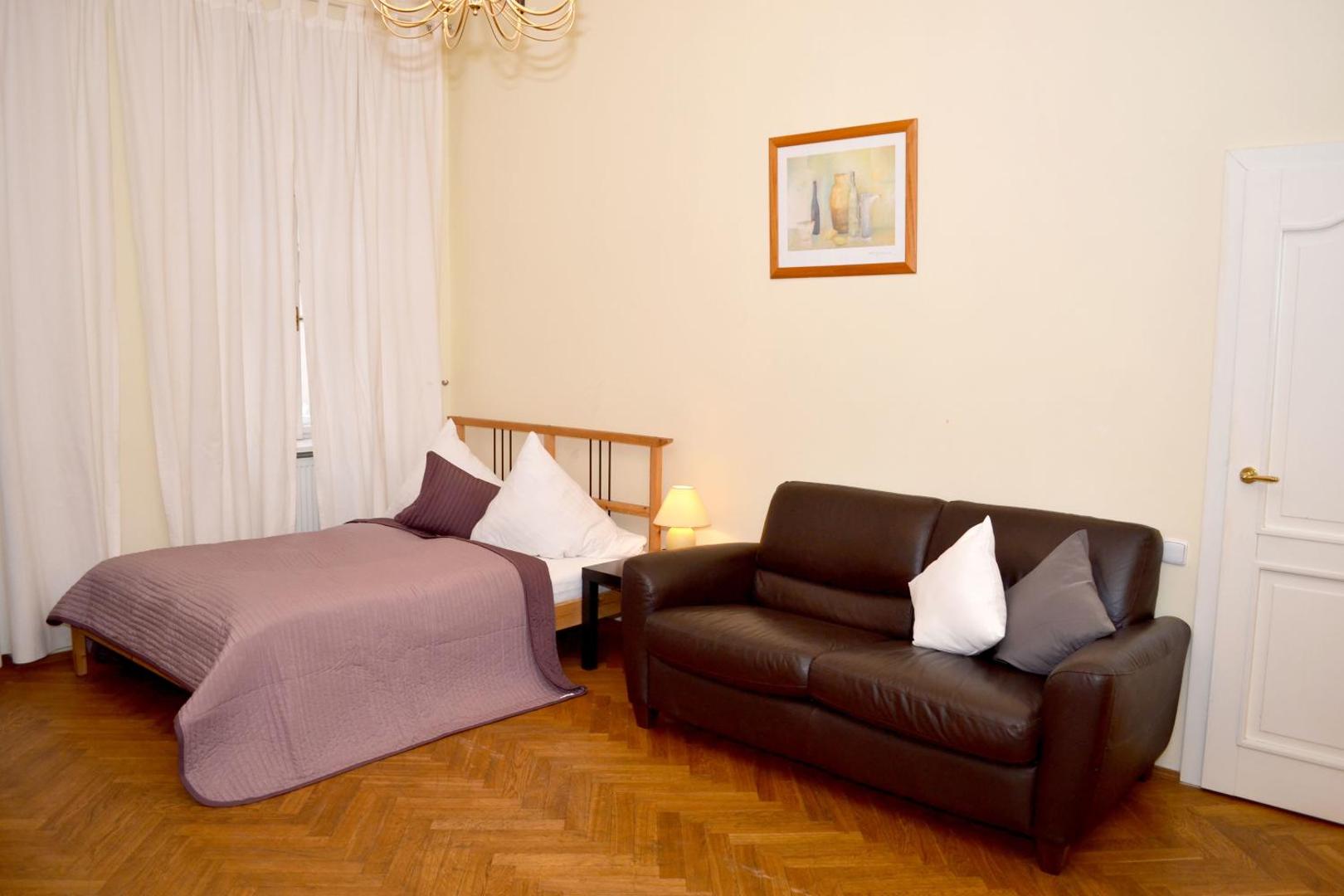 Modern Cozy Apartment by Ruterra