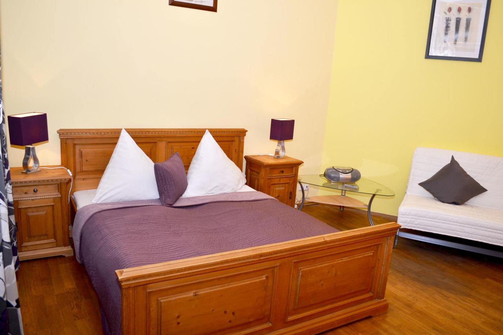 Modern Cozy Apartment by Ruterra