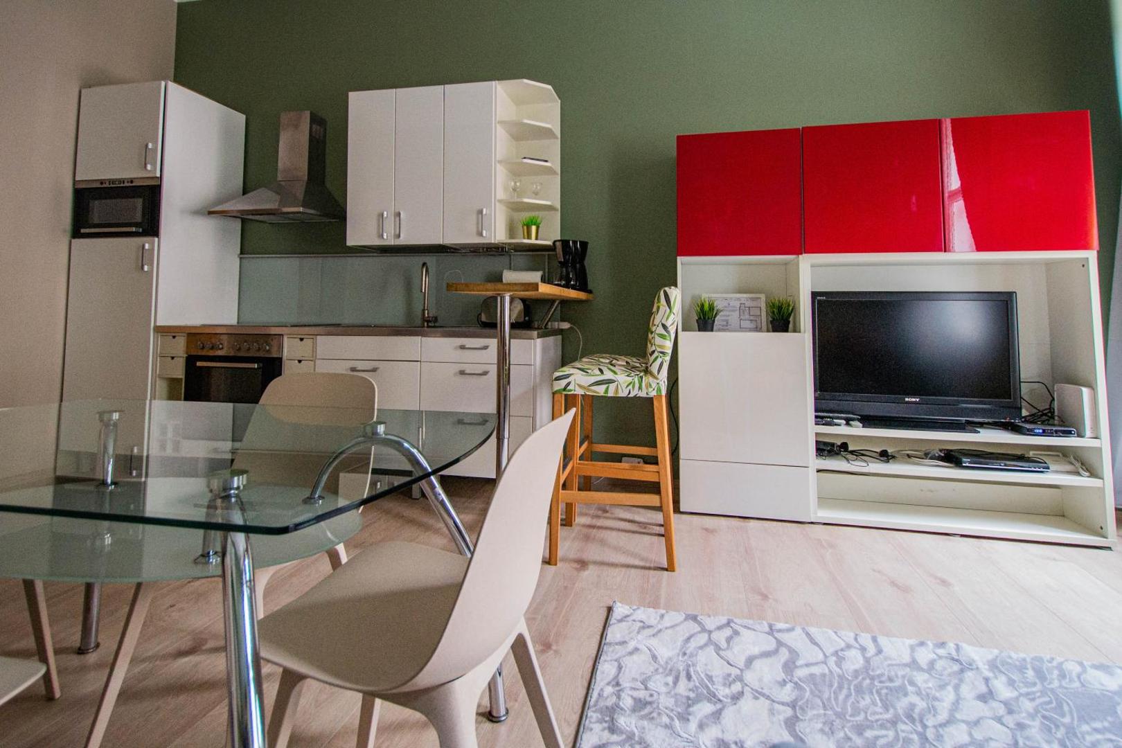 Modern Cozy Apartment by Ruterra