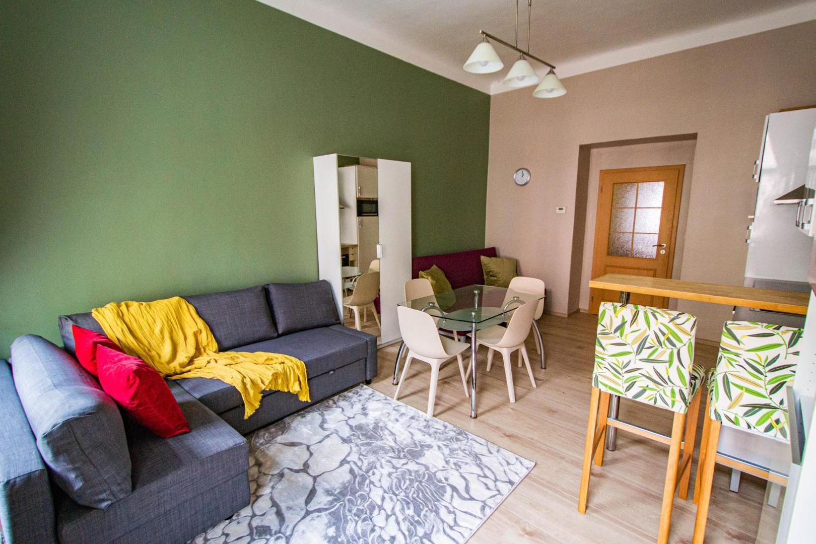 Modern Cozy Apartment by Ruterra