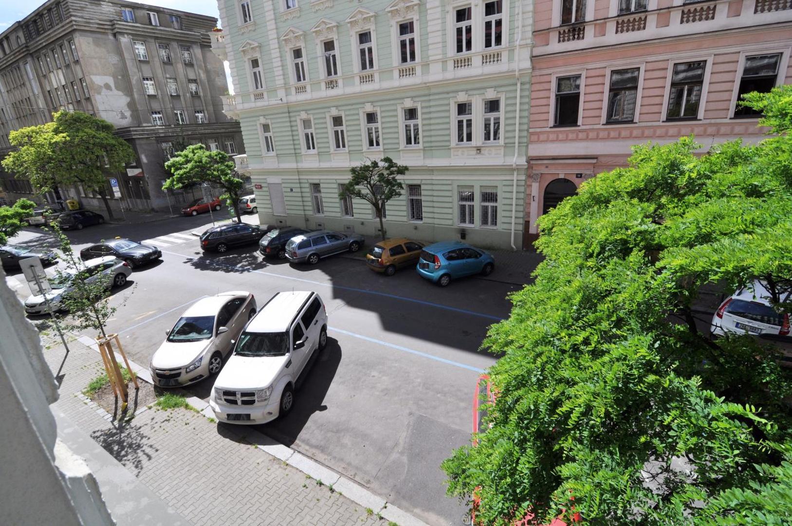 Modern Cozy Apartment by Ruterra