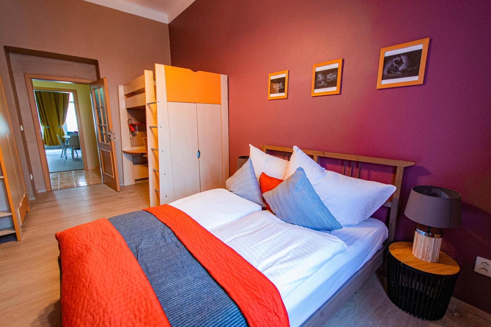 Modern Cozy Apartment by Ruterra