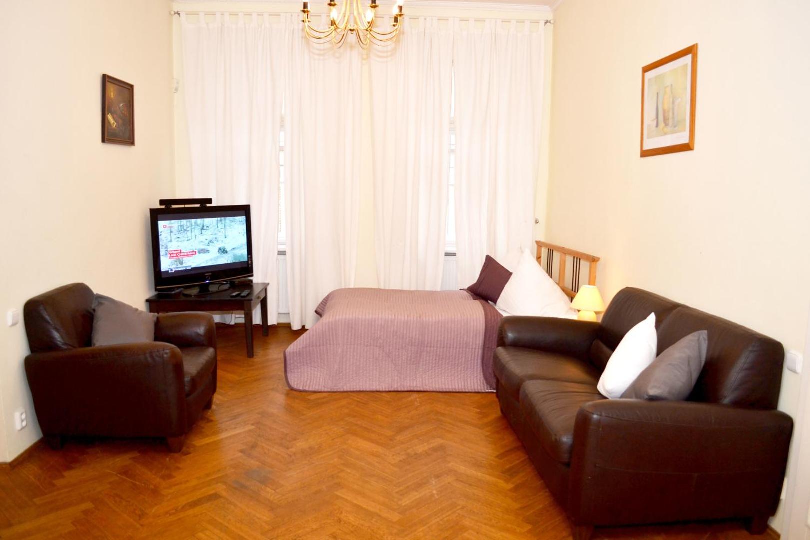 Modern Cozy Apartment by Ruterra