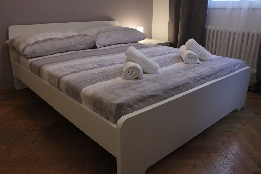 Nejedleho ApartMeet