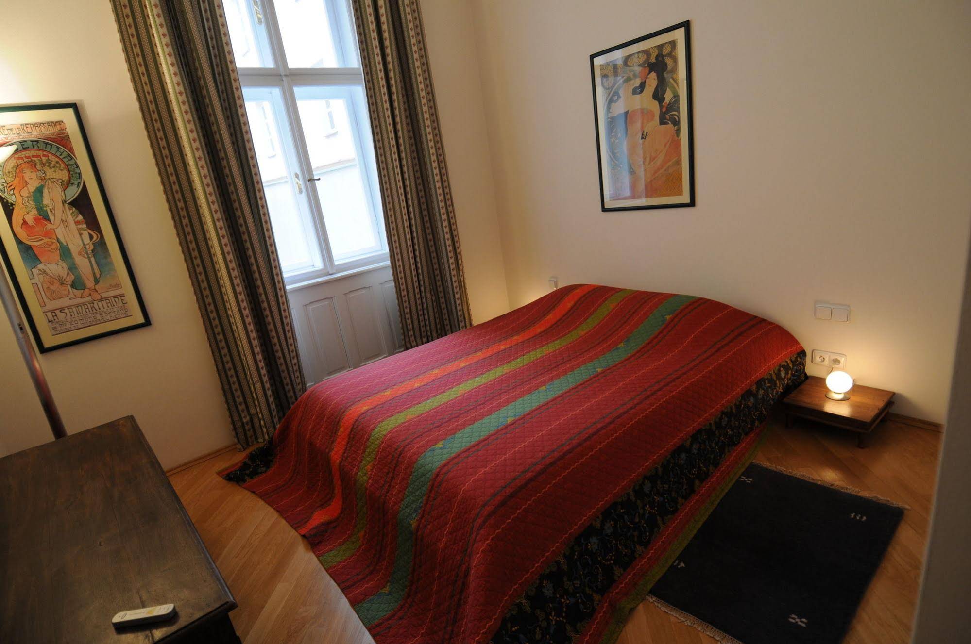 PVH Charming Flats Odboru