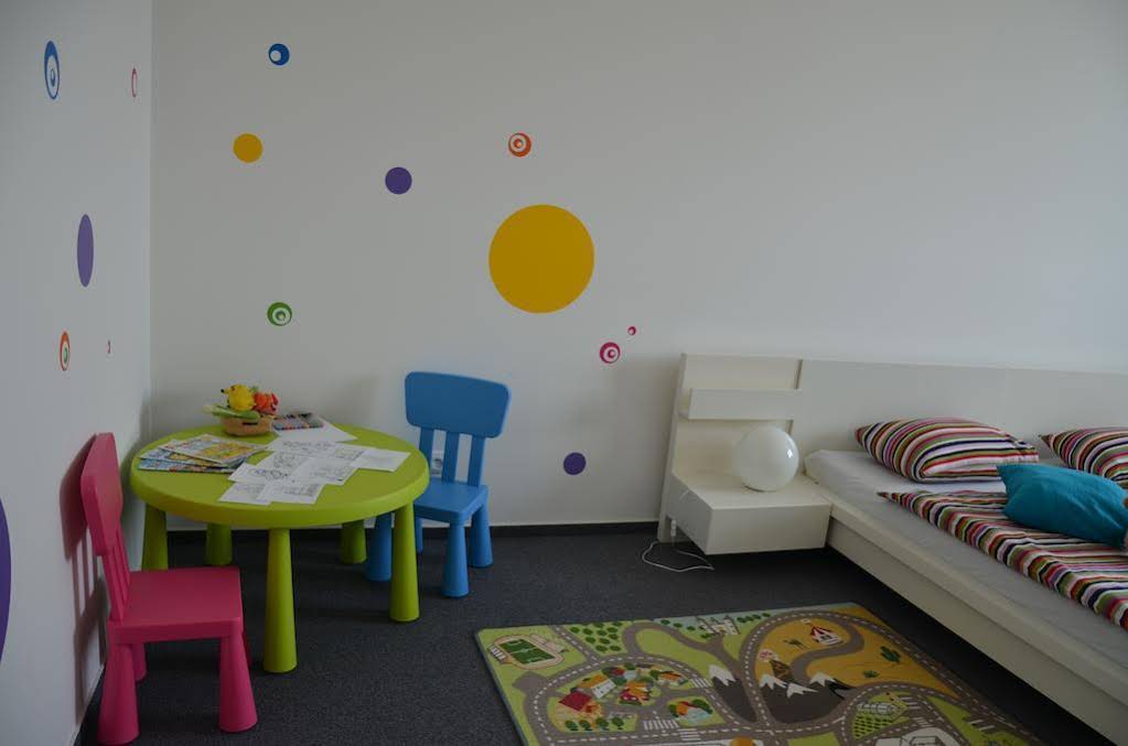 Rest & Fun Center