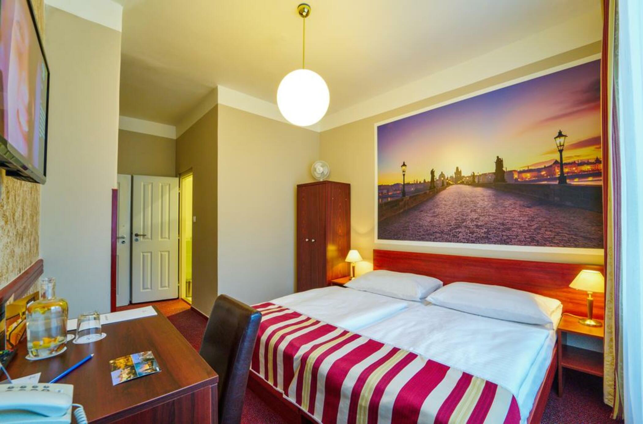 Metropolitan Old Town hotel