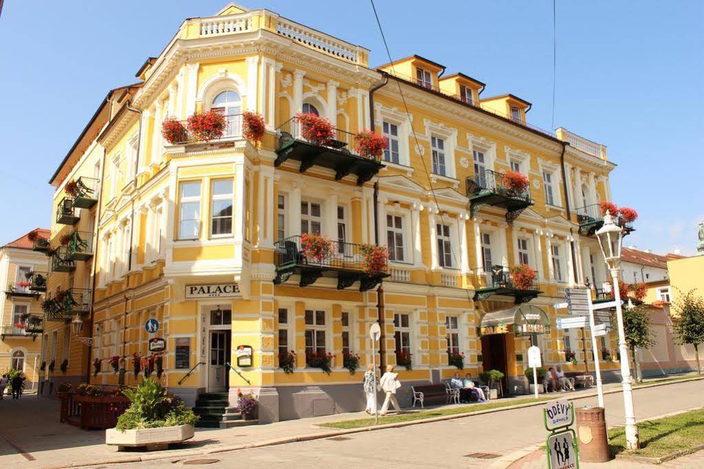 Lazensky Dum Palace