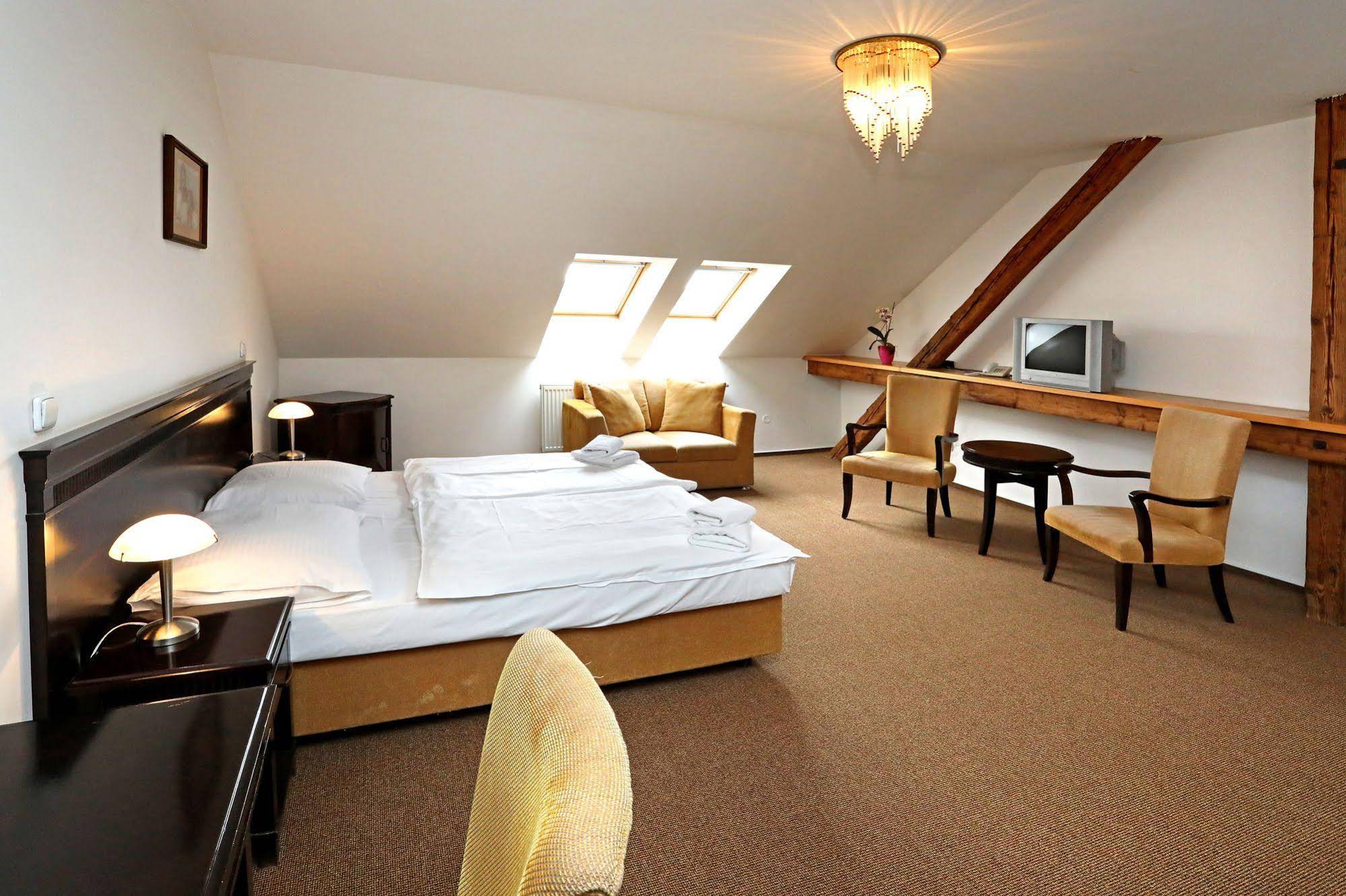 Hotel U Zeleneho Stromu