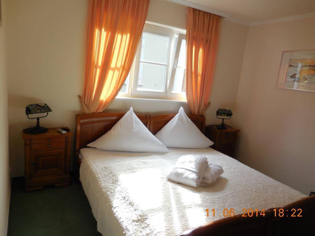 Athos Hotel