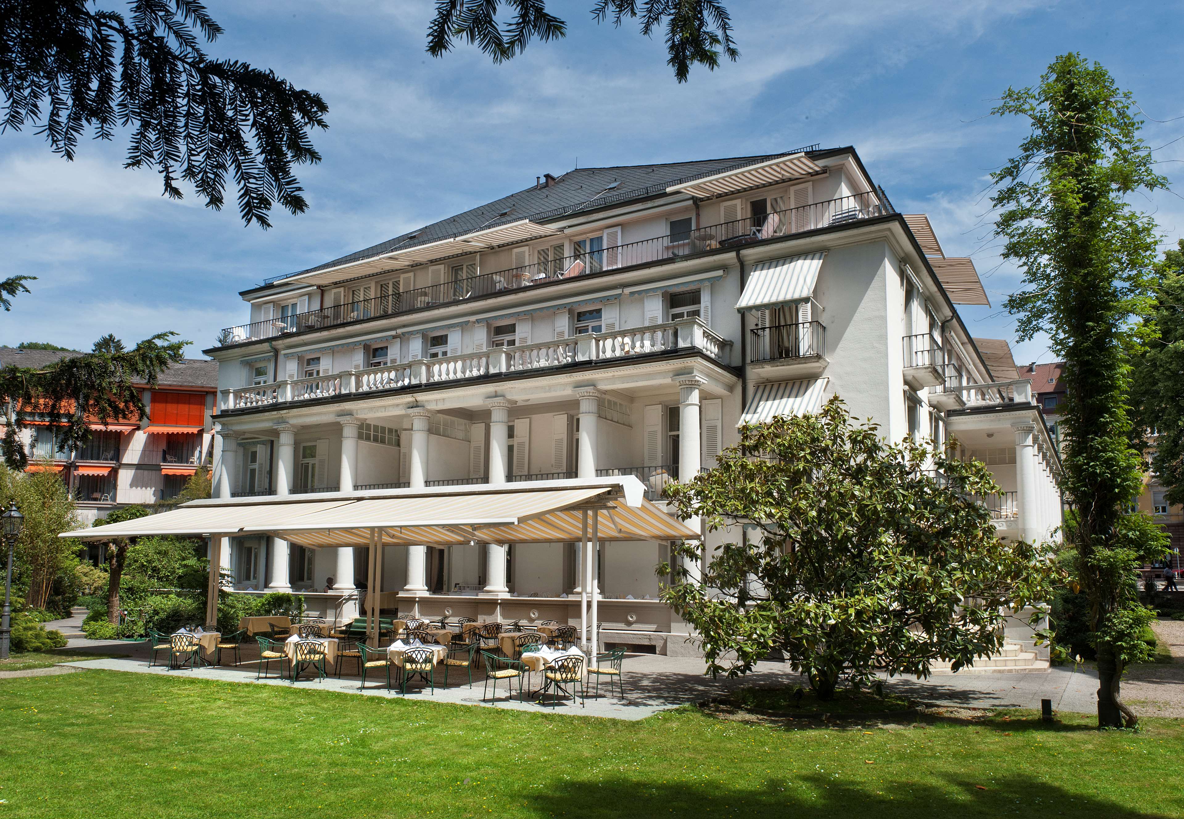 Precise Tale Badischer Hof Baden-Baden