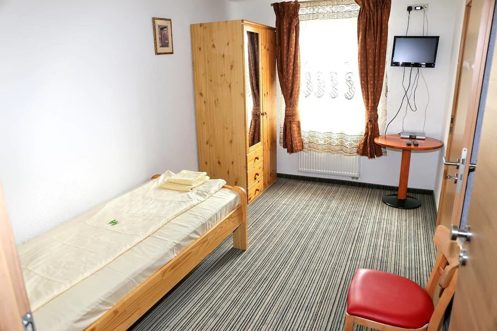 Hotel Hanif