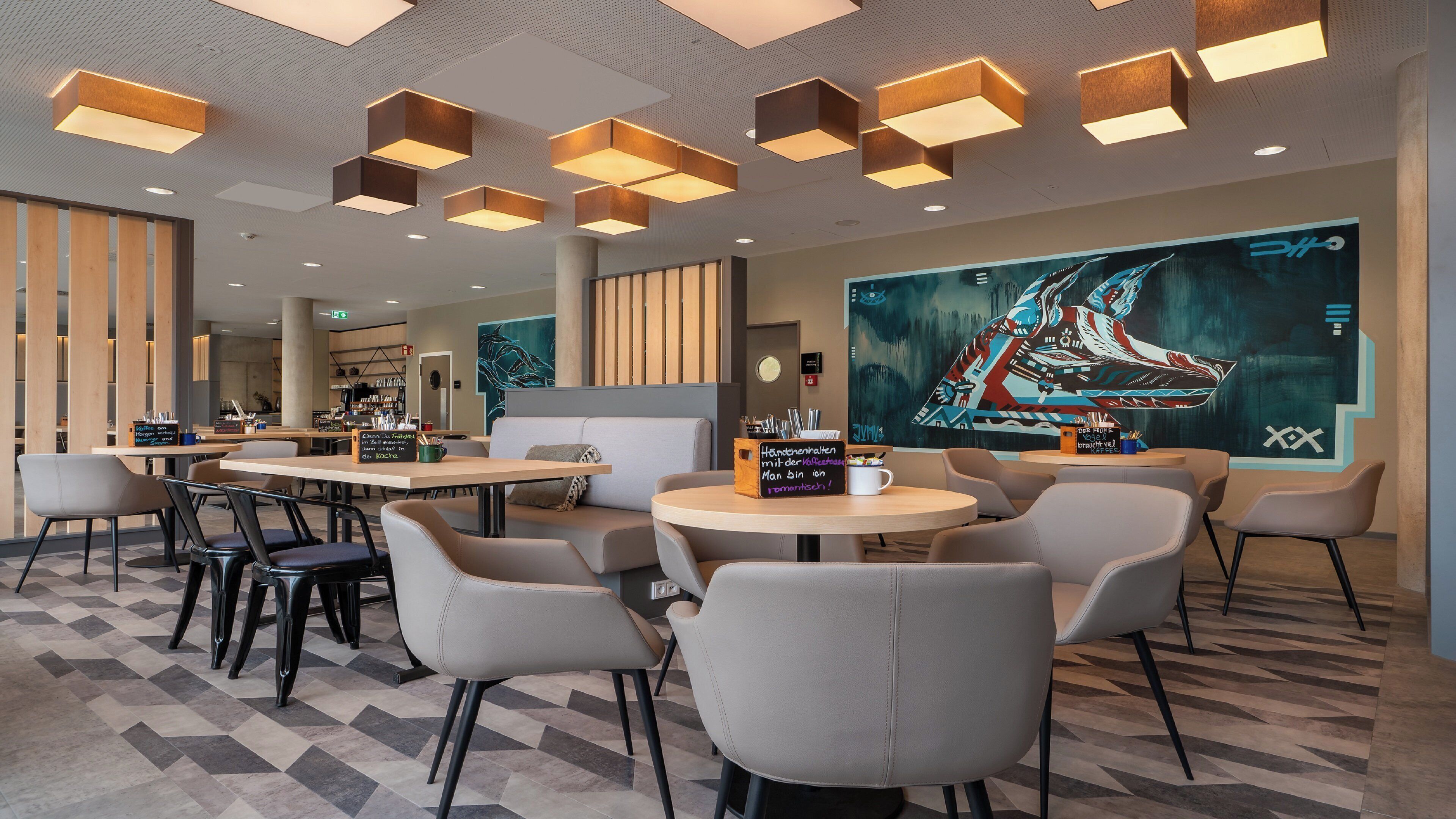 Holiday Inn - the niu, Timber Esslingen