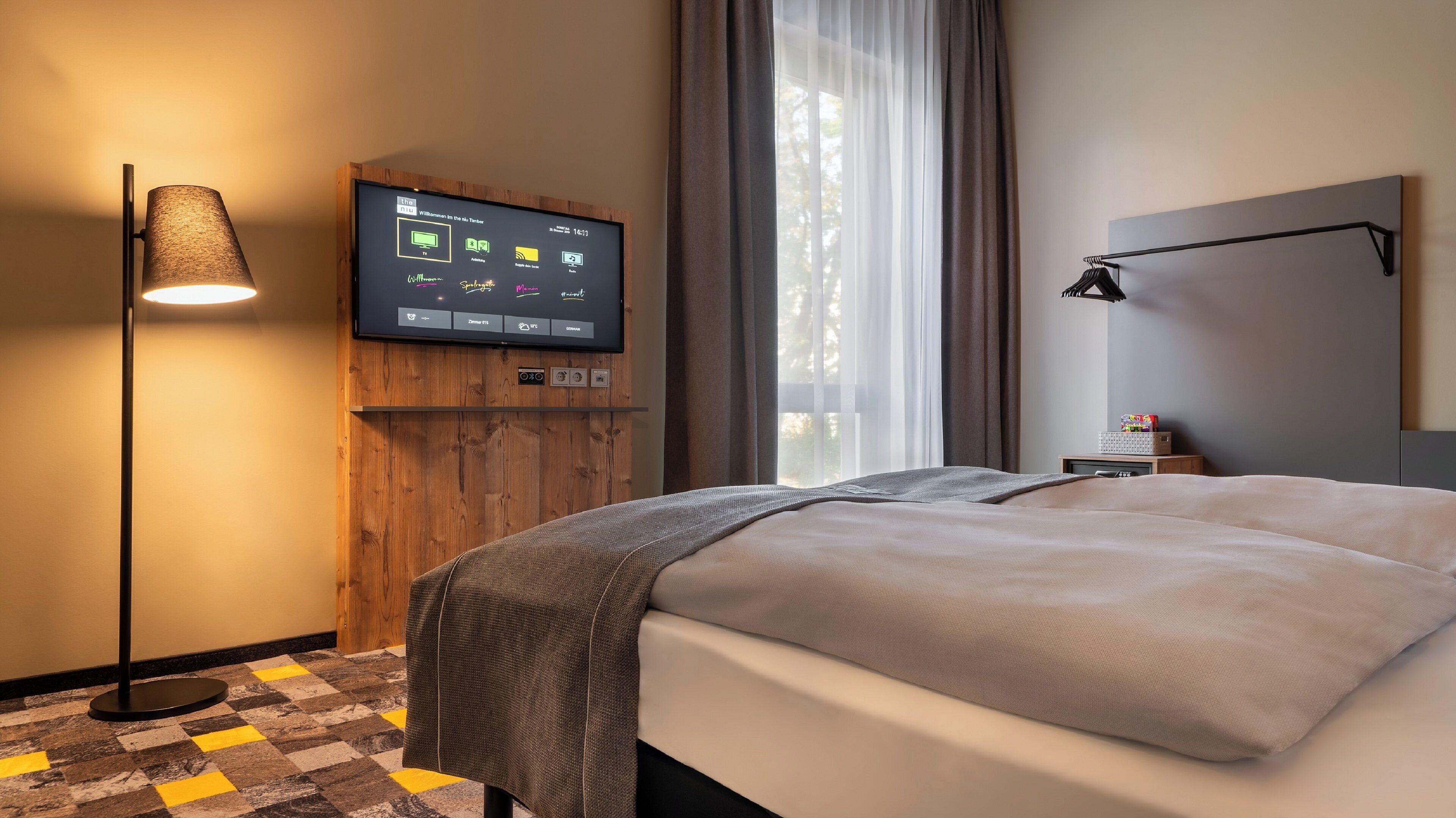 Holiday Inn - the niu, Timber Esslingen