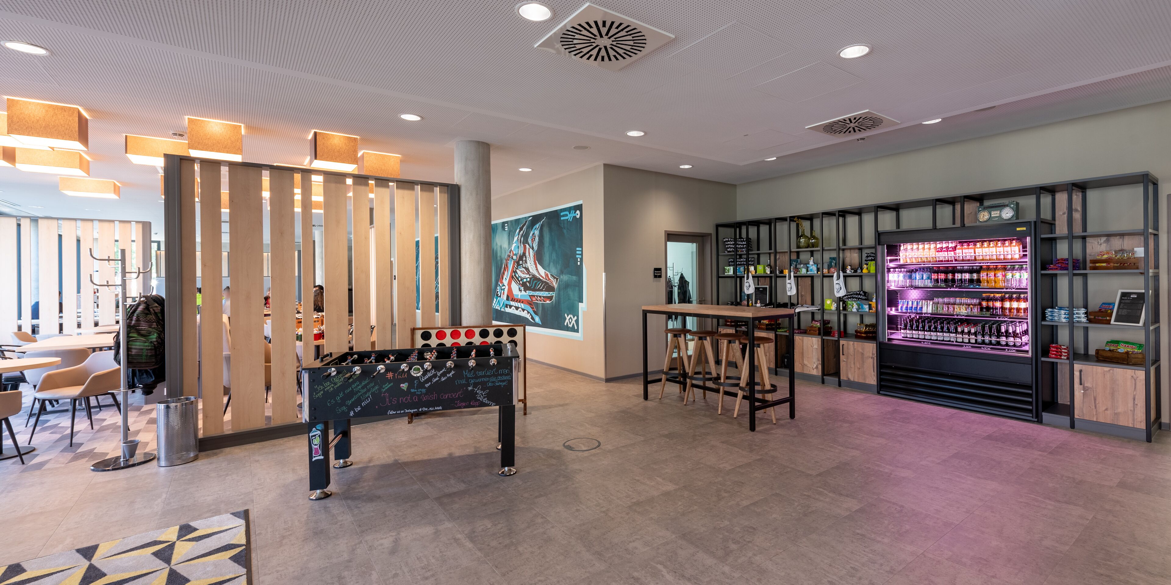 Holiday Inn - the niu, Timber Esslingen