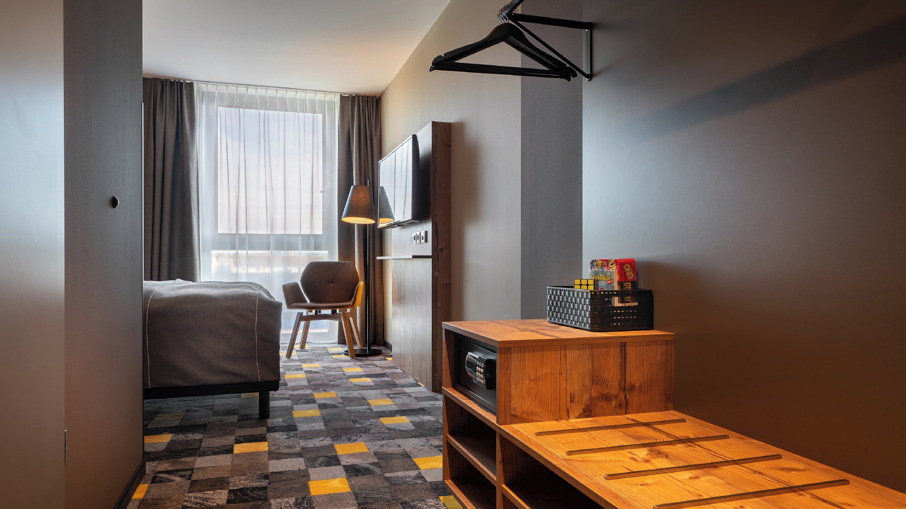 Holiday Inn - the niu, Timber Esslingen