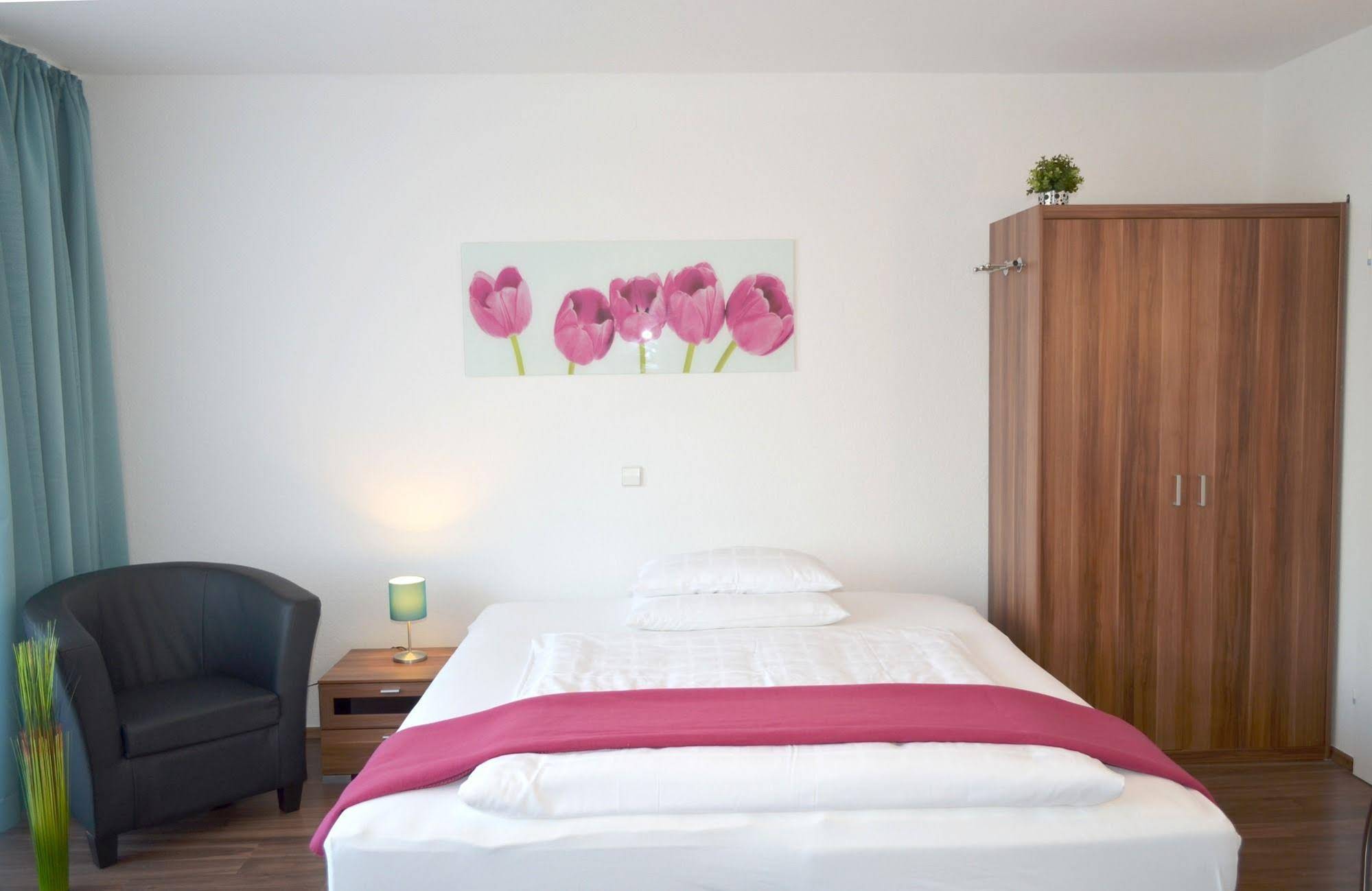 Neu Heidelberg Guesthouse & Apartments
