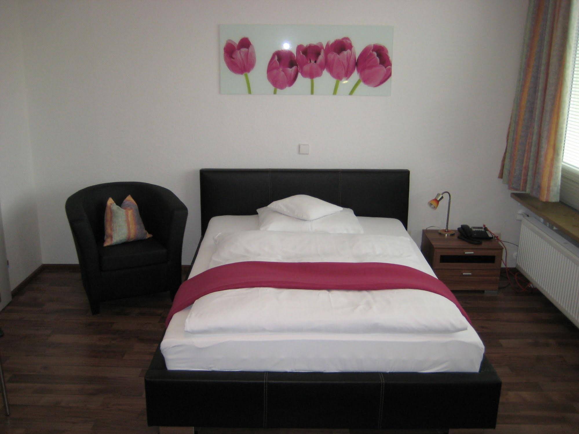 Neu Heidelberg Guesthouse & Apartments