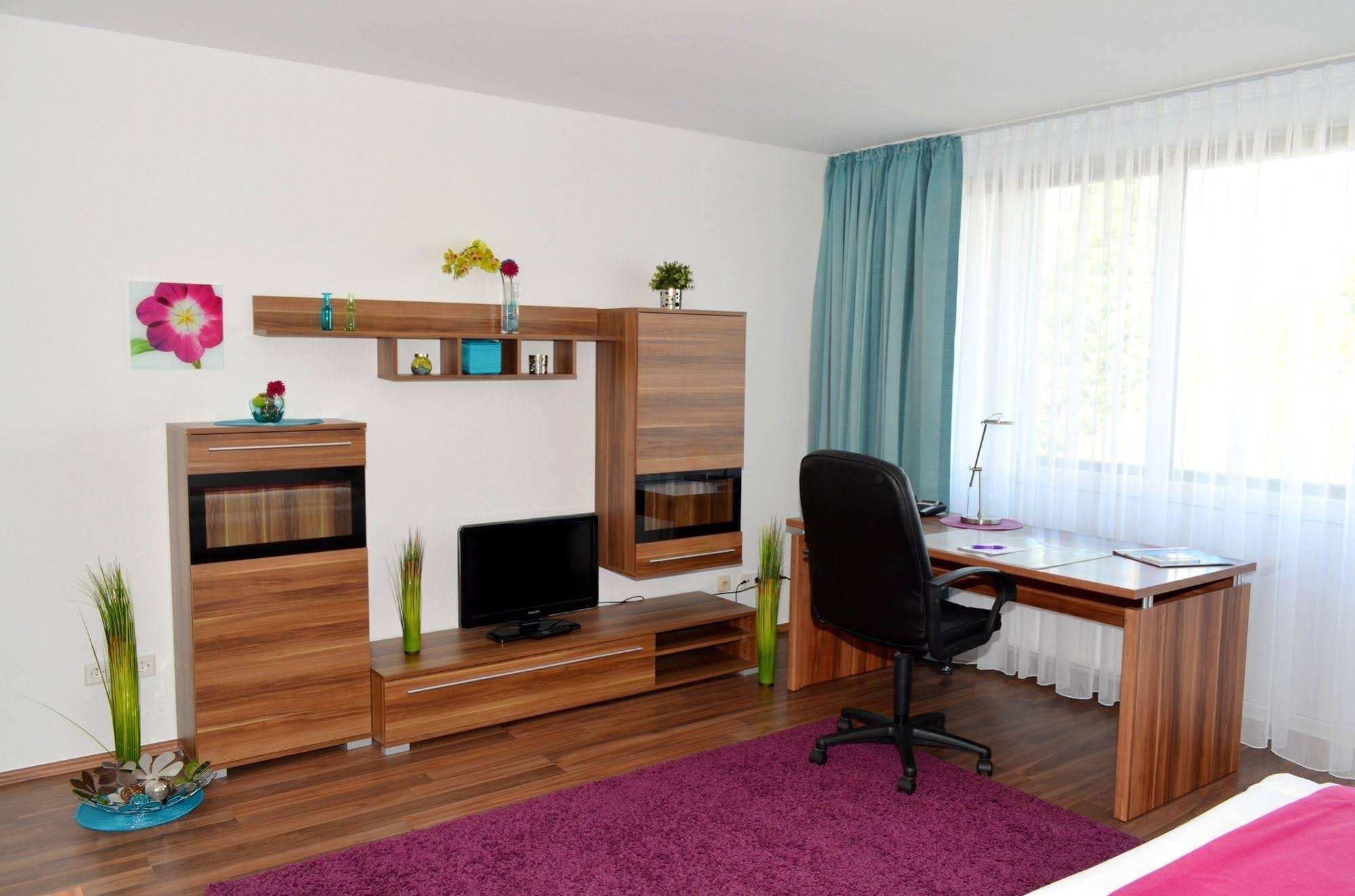 Neu Heidelberg Guesthouse & Apartments