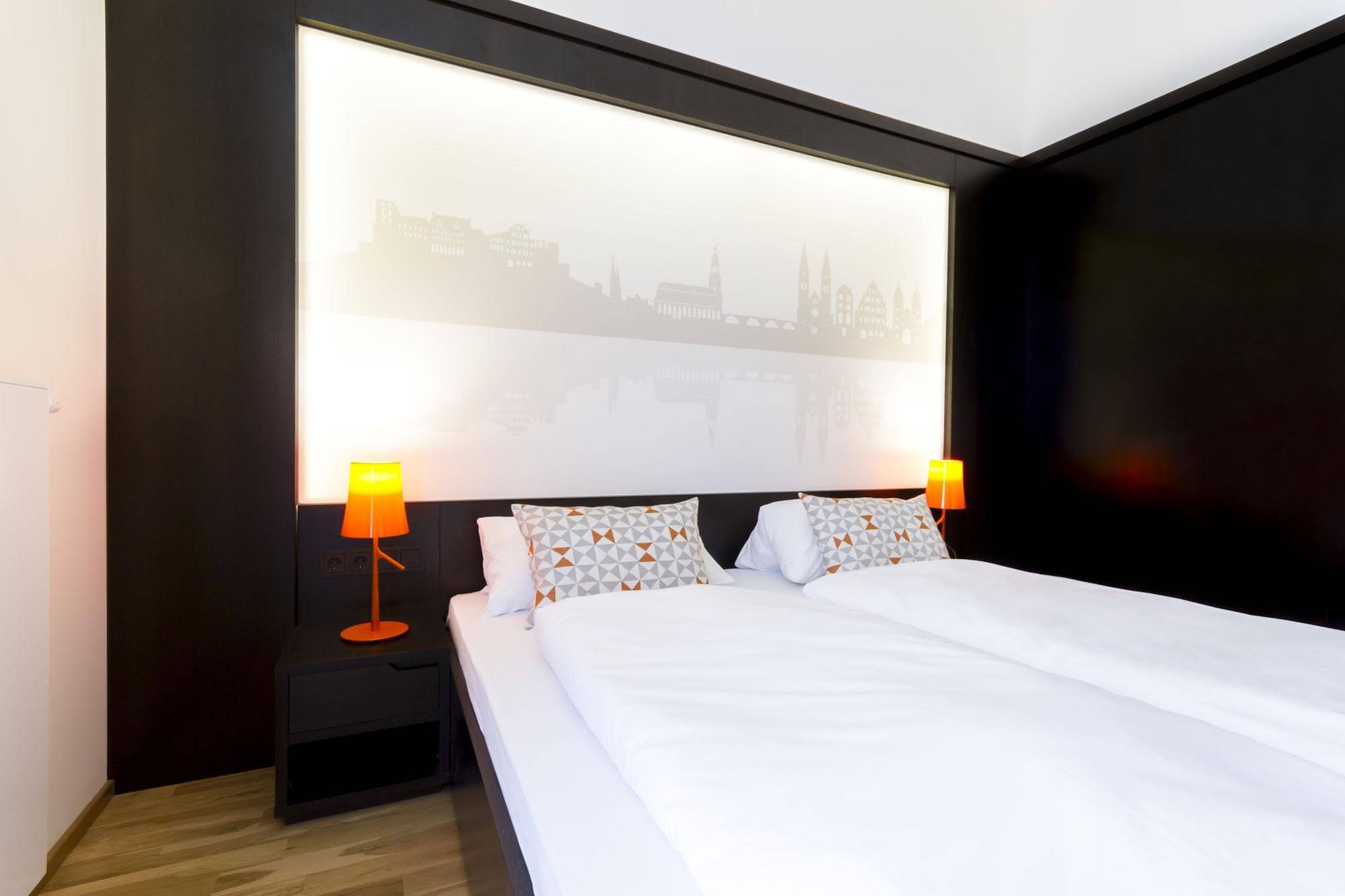 sevenDays Hotel BoardingHouse
