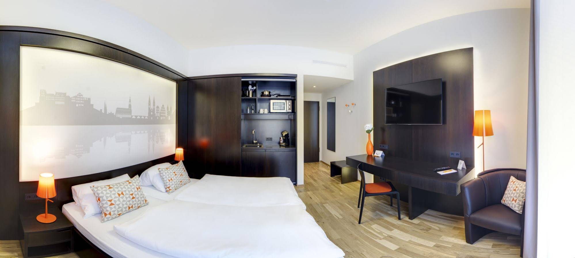 sevenDays Hotel BoardingHouse