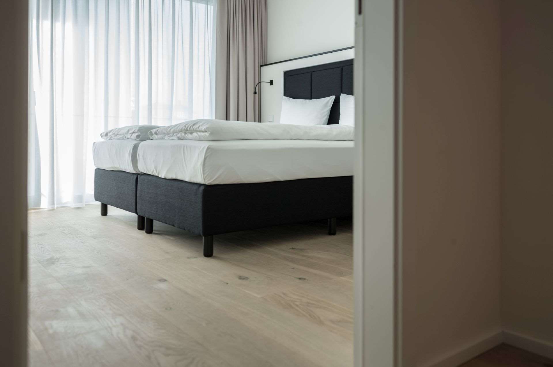 SUYTES Business Studios