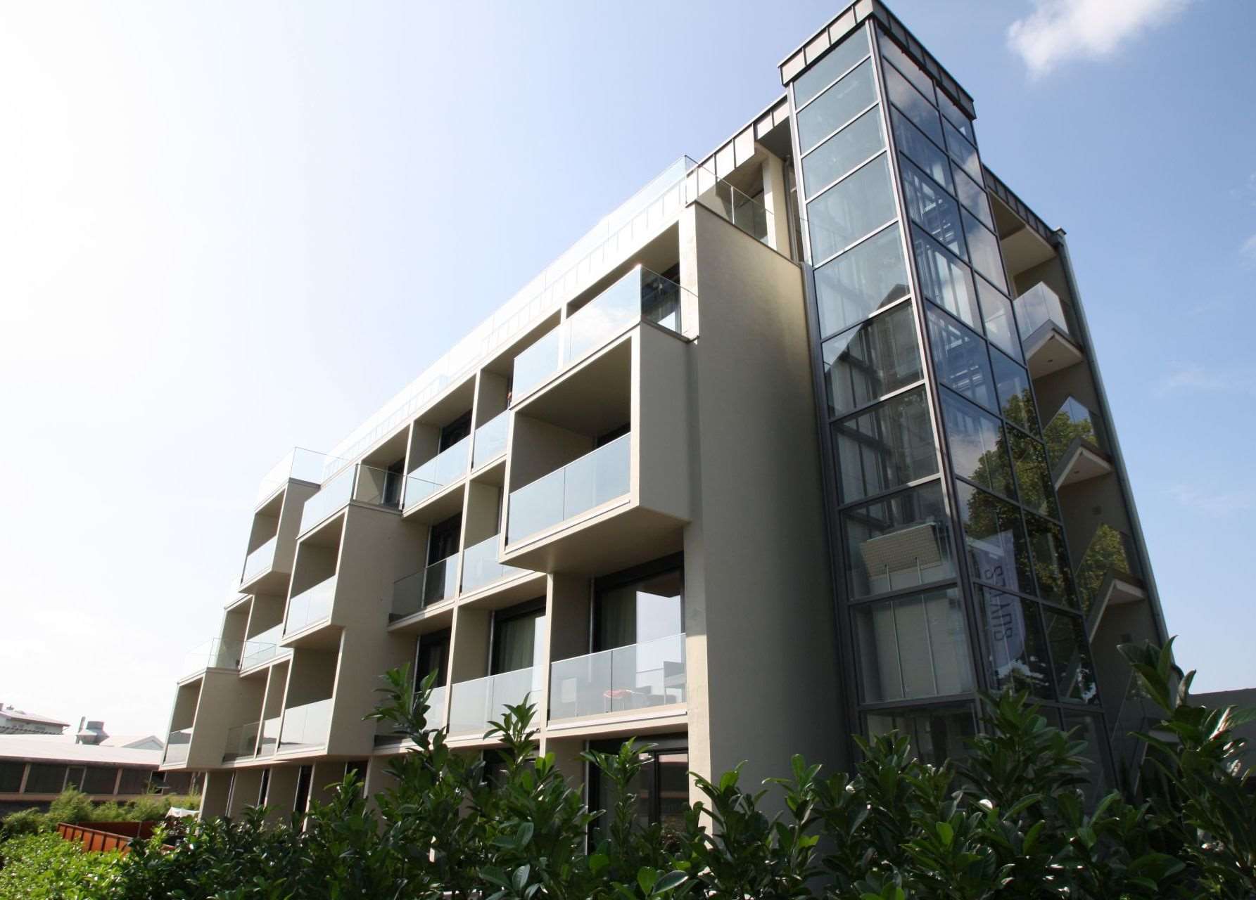 SUYTES Business Studios