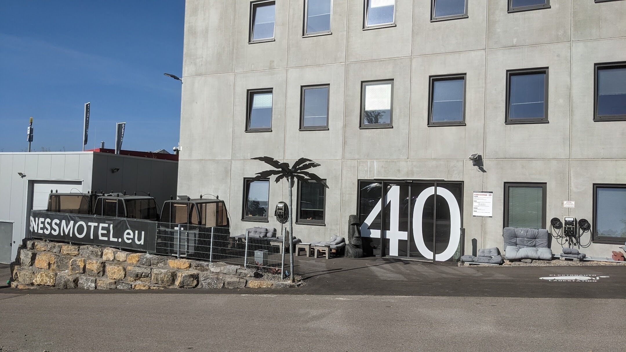 Business Motel