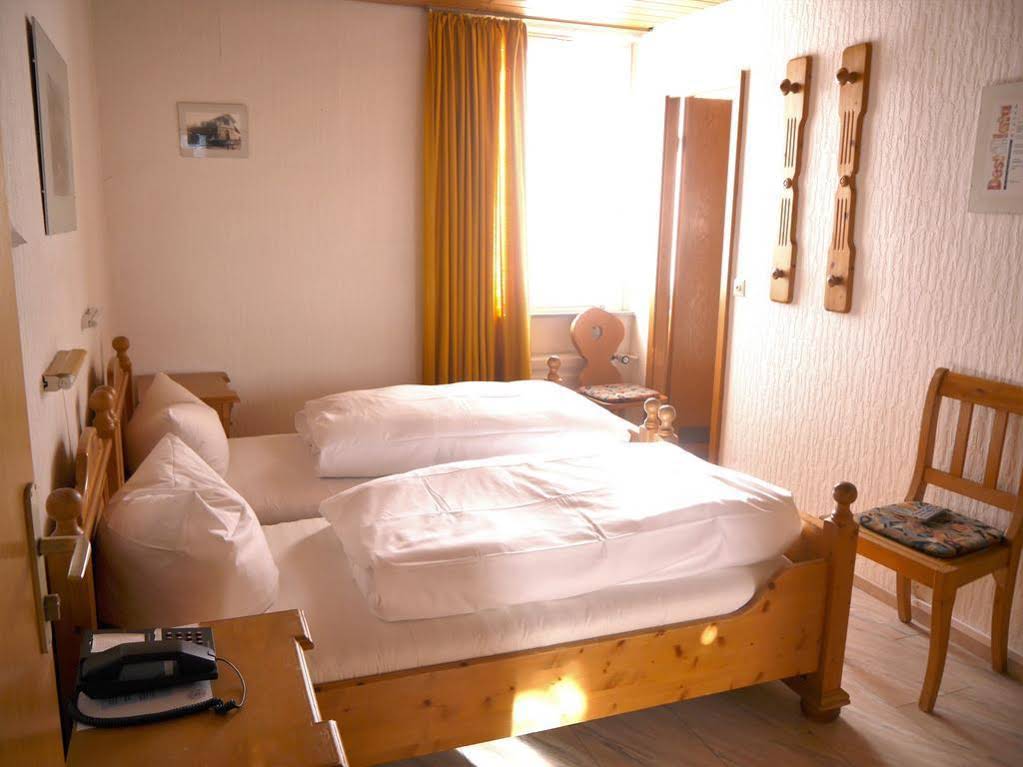 Hotel-Gasthof-Destille Eisenbahn