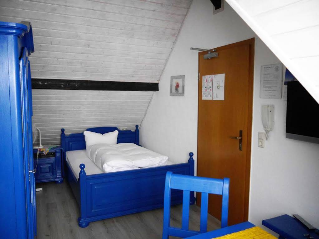 Hotel-Gasthof-Destille Eisenbahn