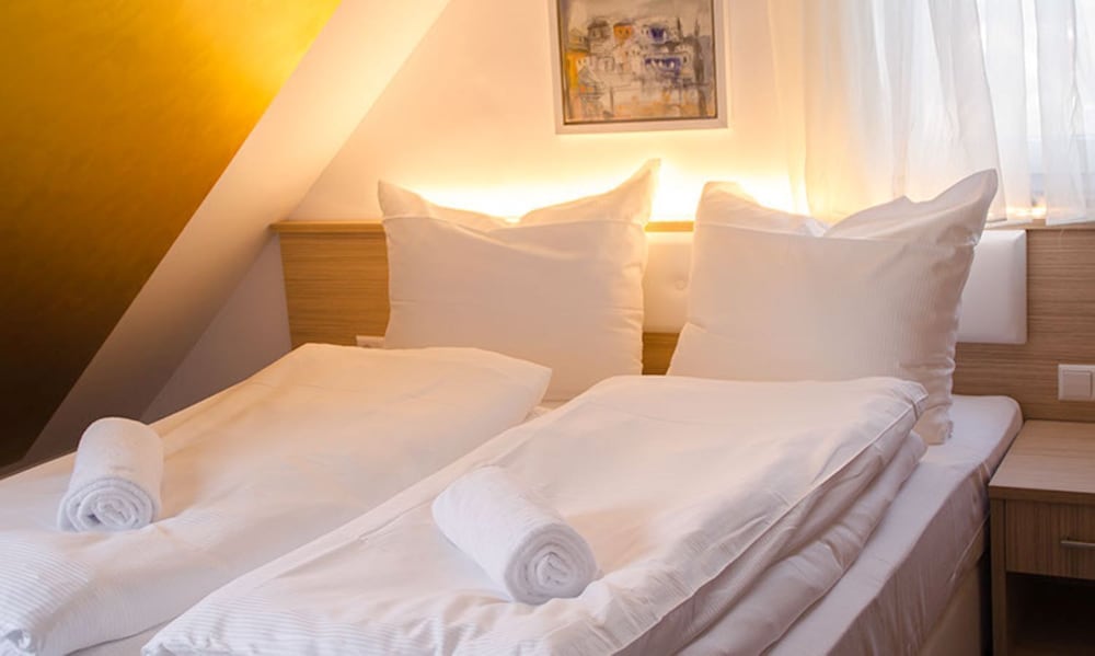 Alpha & Omega Hotel